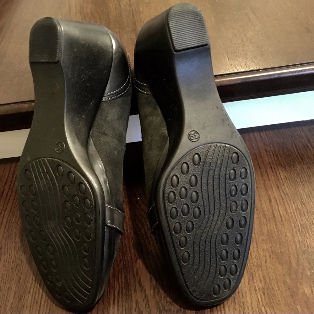 NWOB! CINZIA Suede Ultra Comfortable Platform Shoes in Grey - Size 8